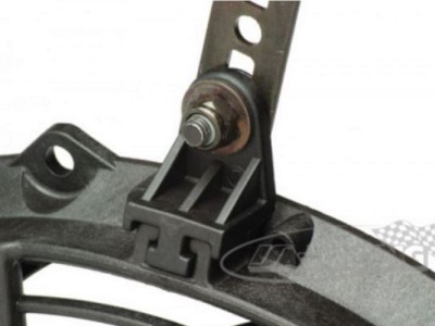 Halter mit Metallbügel